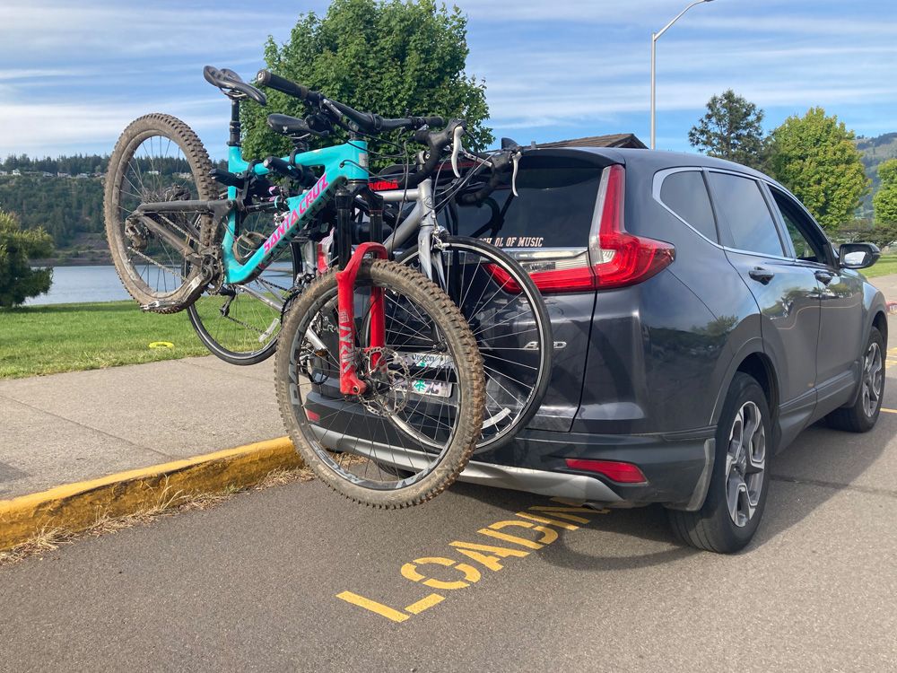How to Mount a Bike on a Trunk Rack