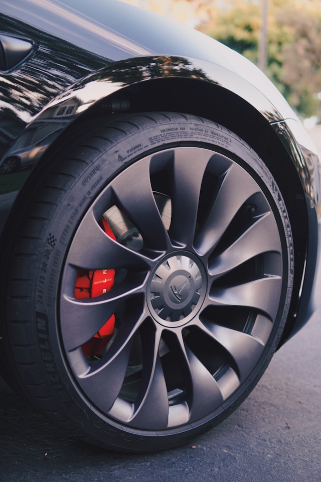 Best Tire for Tesla Model 3: Top Performance Picks Reviewed