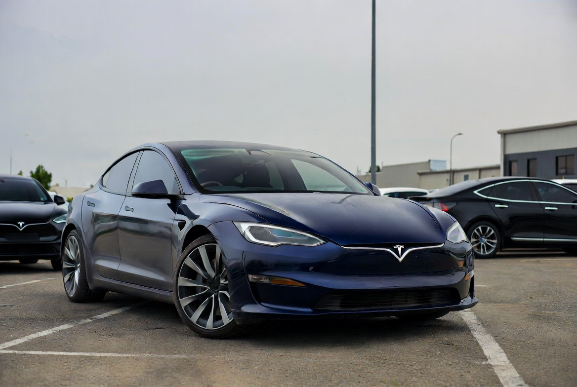 How Does Tesla Advertise Their Products