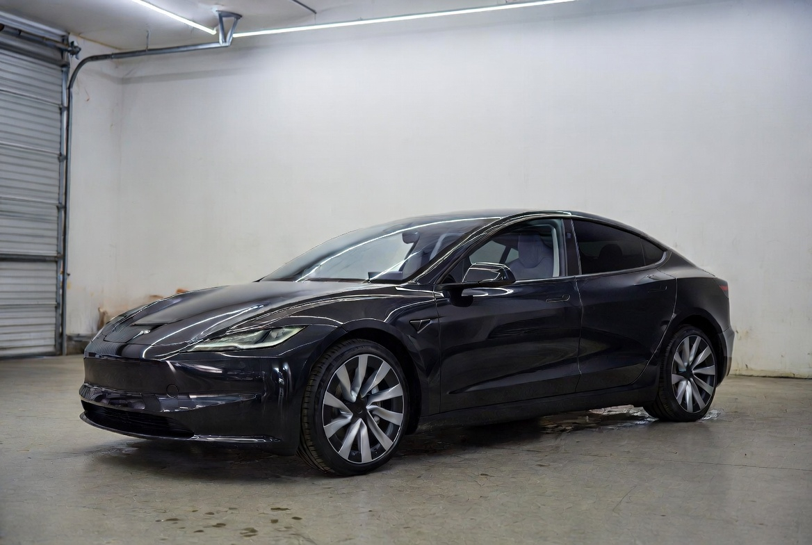 5 Best Cargo Box for Tesla Model Y