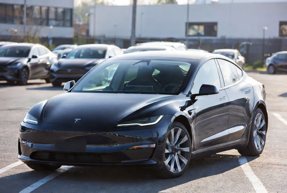 Best Booster Seat for Tesla Model S