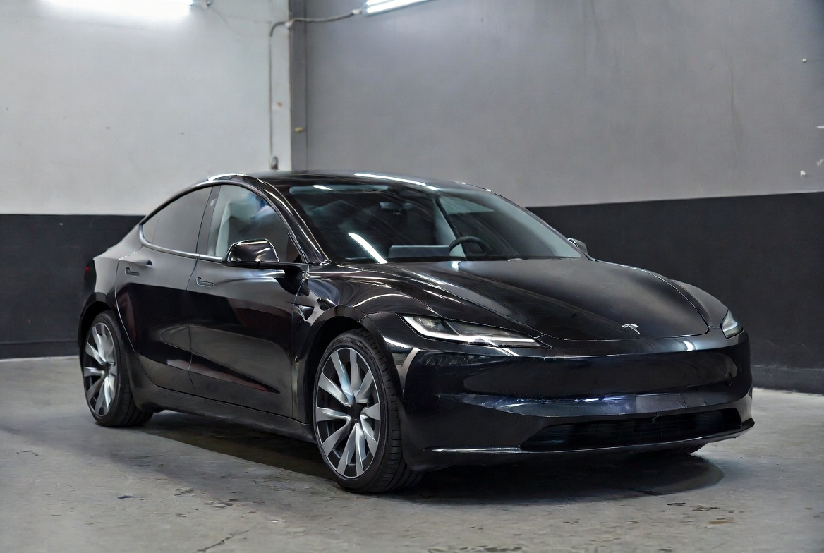 How Does Autopilot Work on Tesla