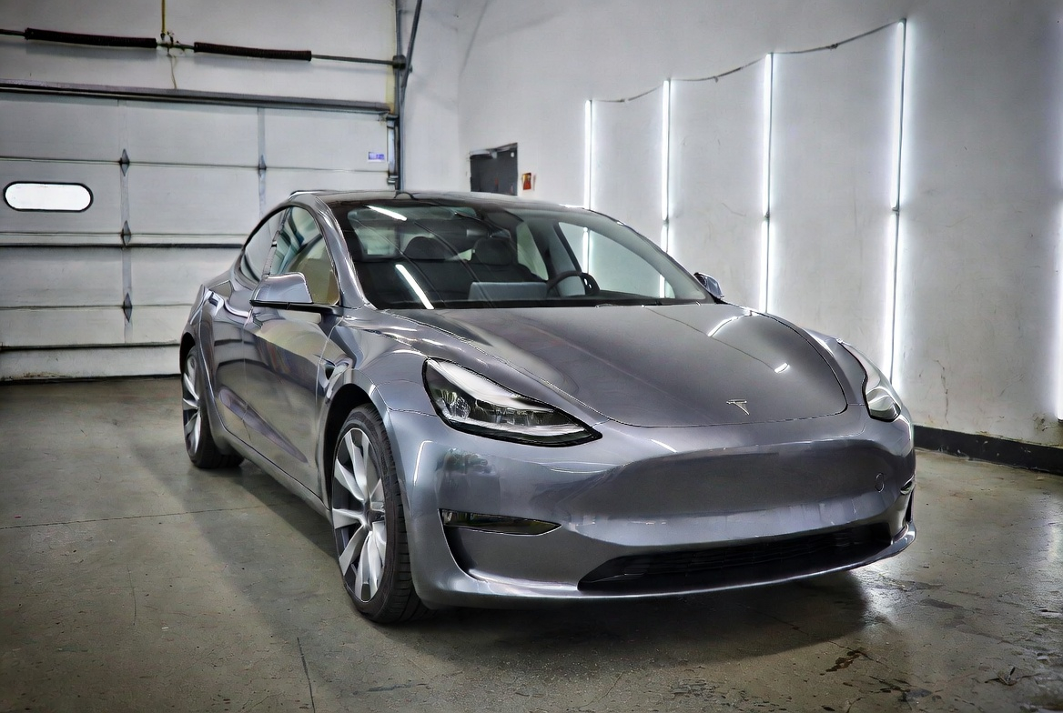 How Does Summon Work on Tesla Model 3